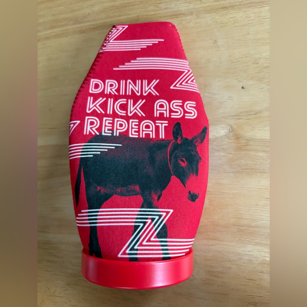 NWT- Neoprene zip-up bottle cooler w/built in bottle opener